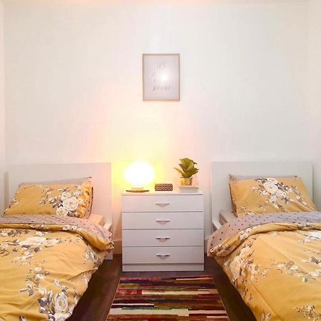 Deluxe Private Room In Manor Park London Exterior foto