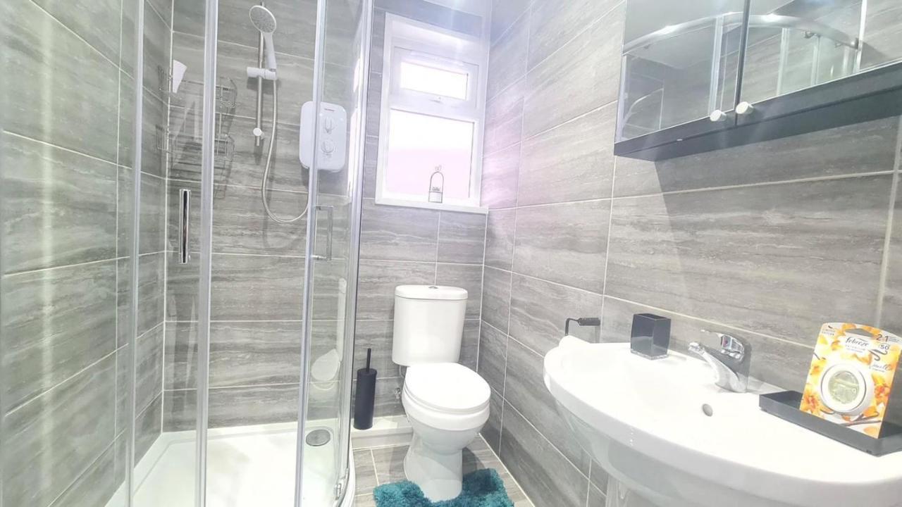 Deluxe Private Room In Manor Park London Exterior foto